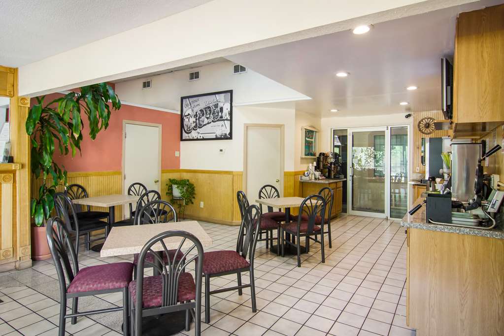Americas Best Value Inn Darien - photo 7