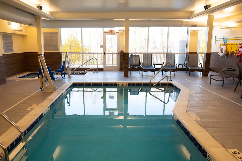 Fairfield Inn & Suites by Marriott Marquette - photo 28