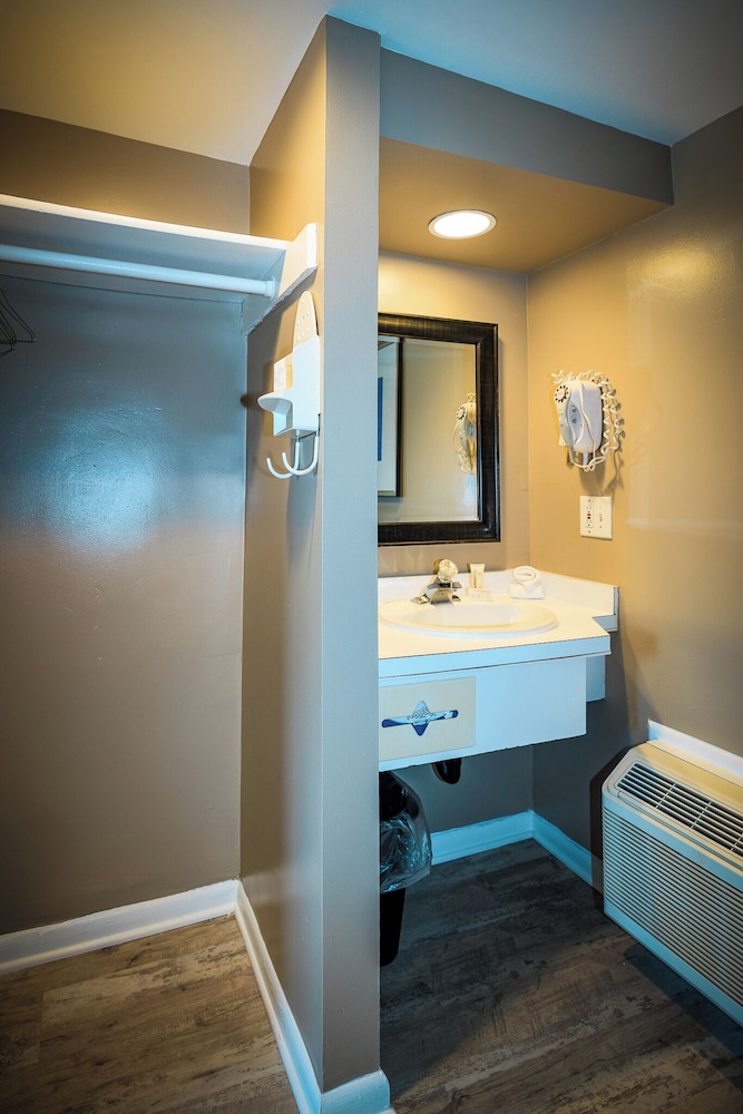 The White Sands Oceanfront Resort & Spa - photo 45