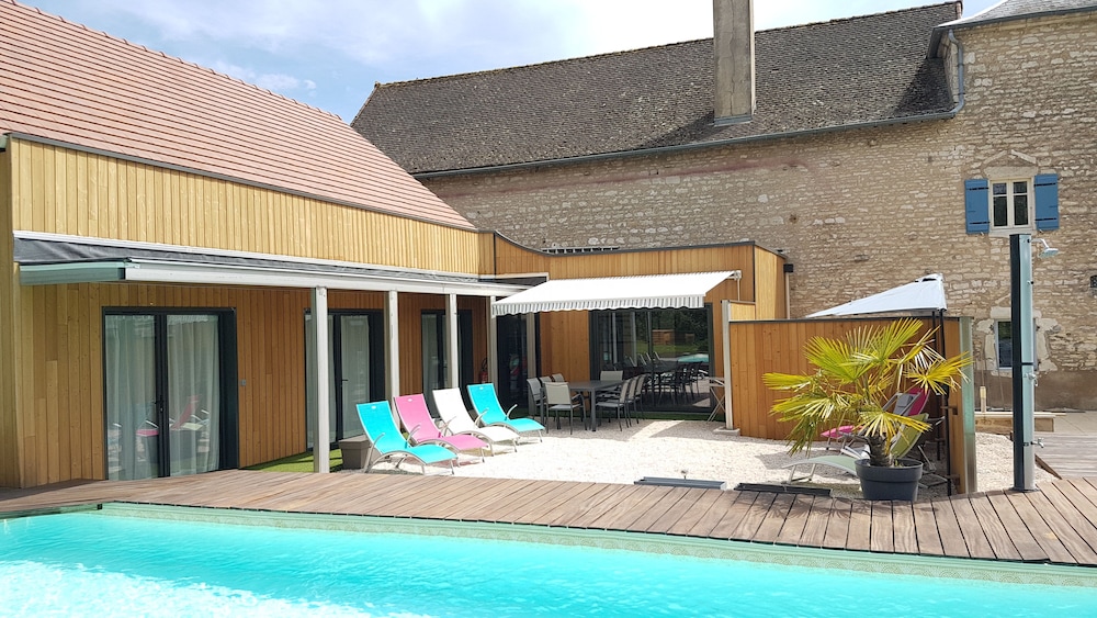 Au Petit Pressoir — hotel in Givry