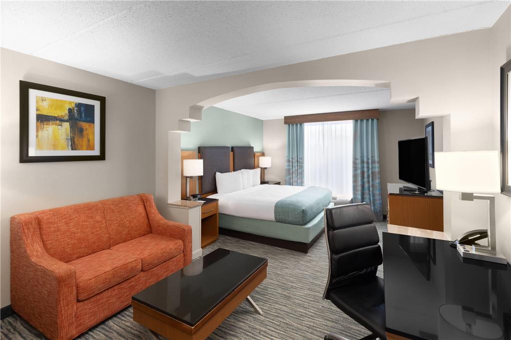 Wingate by Wyndham Greensboro Coliseum - photo 16