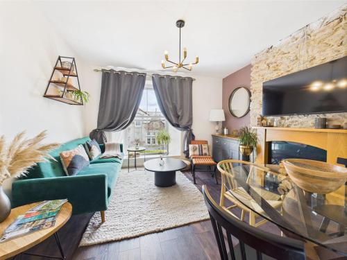 Central Falmouth Flat with Free Parking — 4-Star Luxury Hotel in Falmouth, United Kingdom