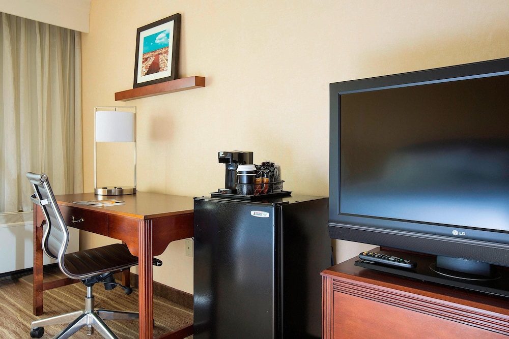 Courtyard by Marriott North Seattle Lynnwood - photo 9
