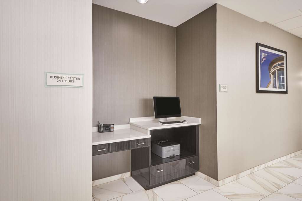 La Quinta Inn & Suites by Wyndham Springfield IL - photo 56
