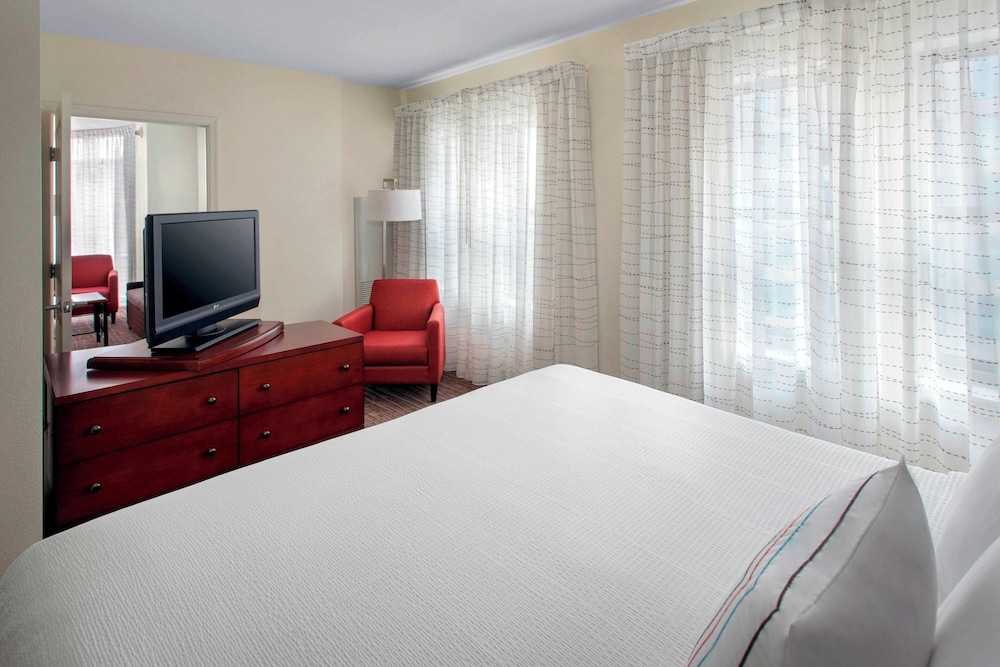 Residence Inn Alexandria Old Town South at Carlyle - photo 10