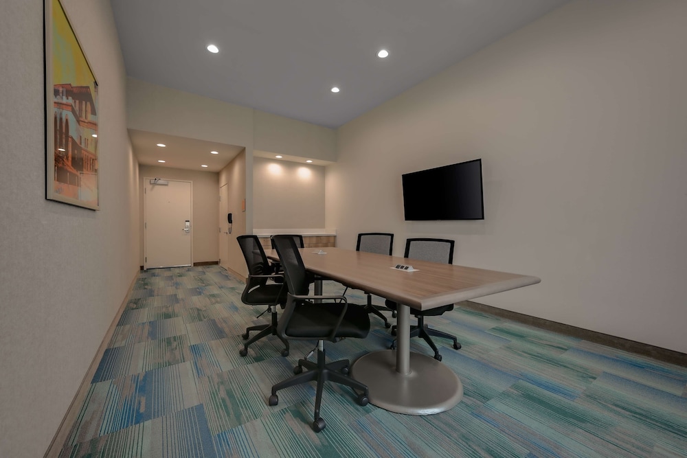 Home2 Suites Temple - photo 42