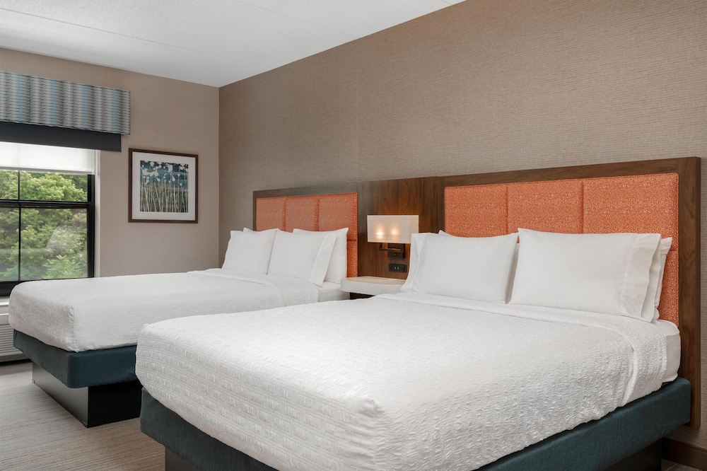 Hampton Inn & Suites Wilkes Barre Scranton - photo 12