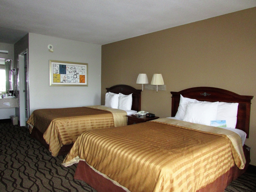 Days Inn & Suites by Wyndham Fort Valley - photo 6