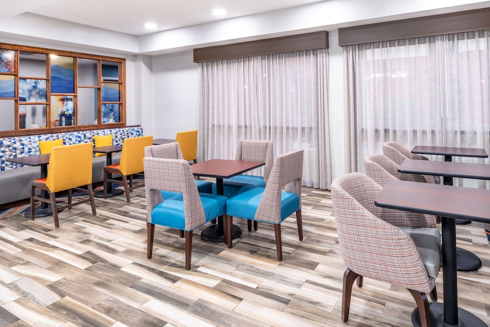 Hampton Inn Sanford - photo 37