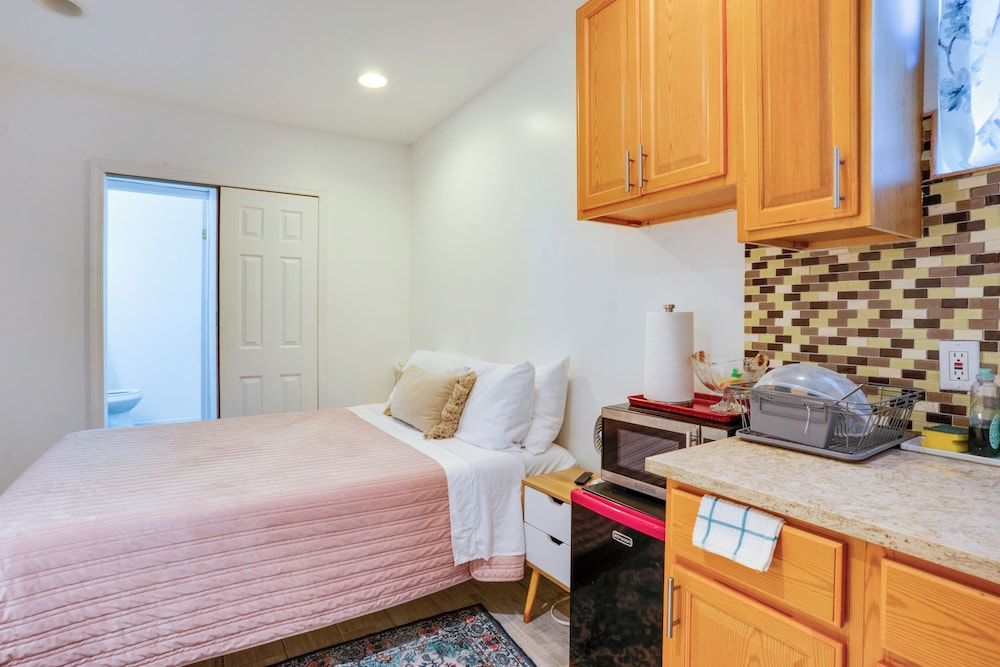 1 Mi To Linden Ave Cozy Studio Stay In Elmont 19665724 — Elmont