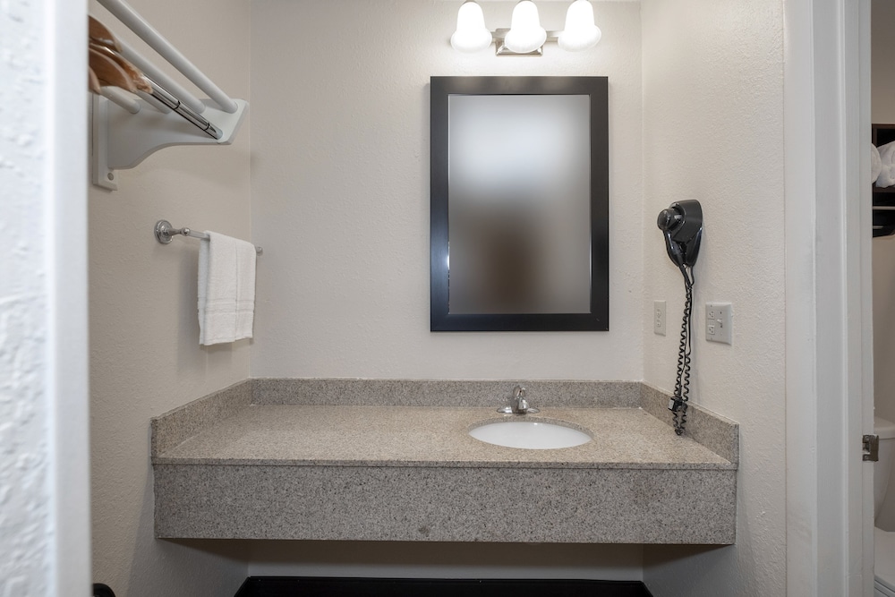 Red Roof Inn Indianapolis Greenwood - photo 47