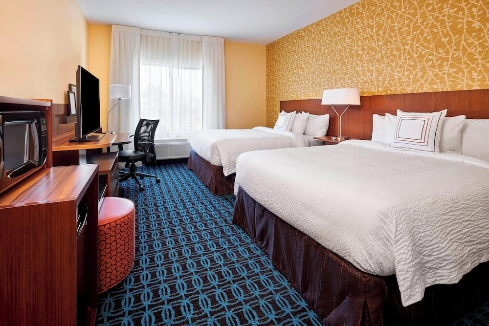 Fairfield Inn & Suites by Marriott Alexandria - photo 3
