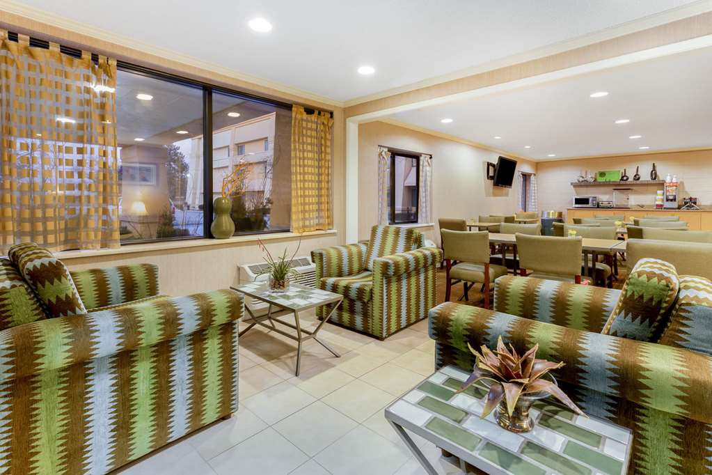 La Quinta Inn by Wyndham Chicago Willowbrook - photo 5