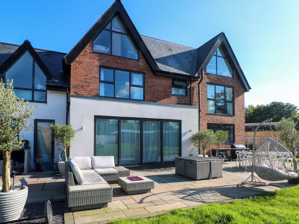 Rye Croft — Neston