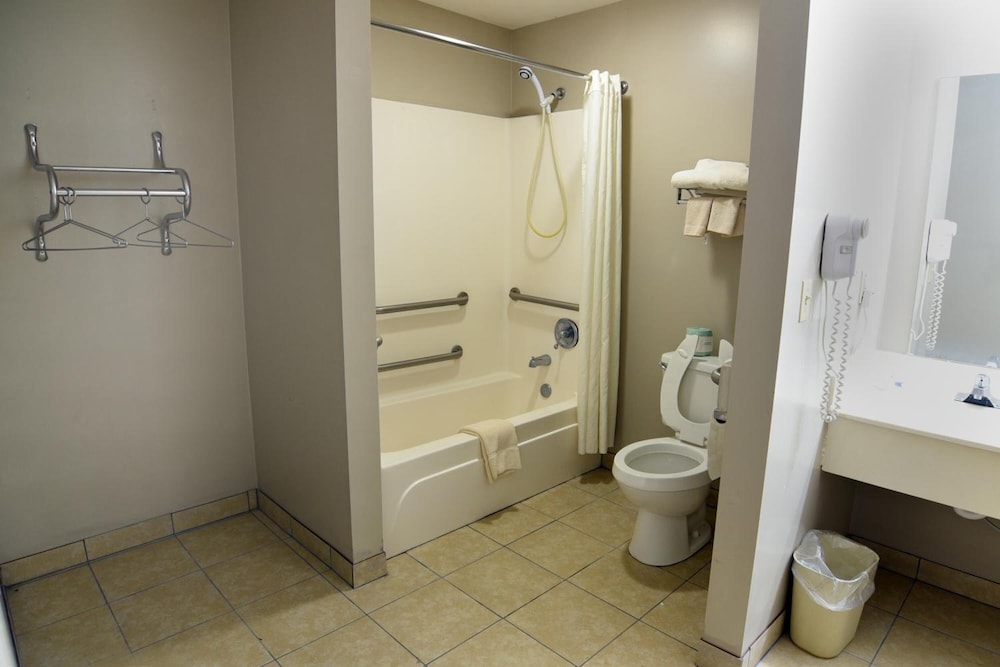 Lynchburg Country Inn - photo 26
