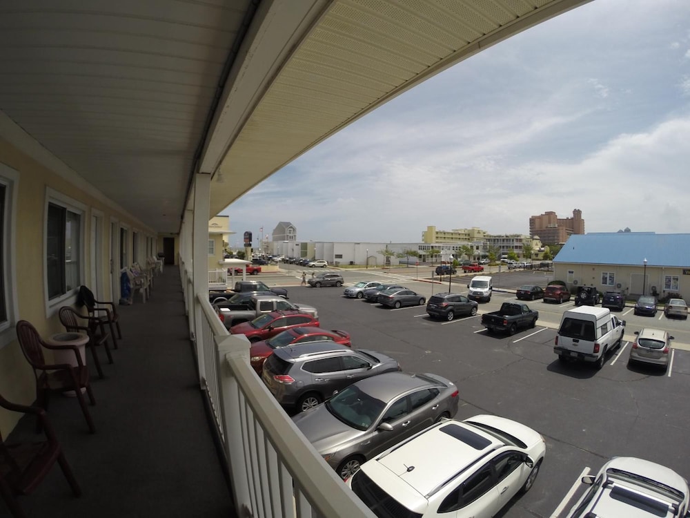 Kings Arms Motel - photo 16
