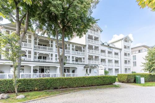Ferienwohnung 8 Aparthotel Binz — 4-Star Luxury Hotel in Ostseebad Binz, Germany