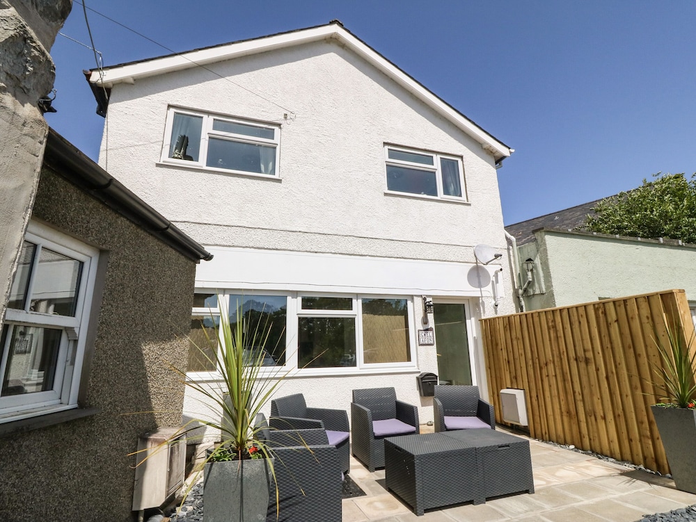 Gwel Afon in Criccieth, United Kingdom