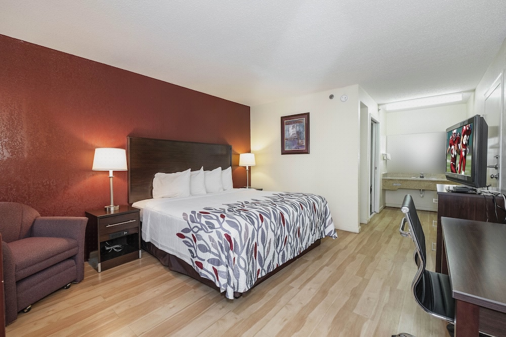 Red Roof Inn & Suites Rome - photo 16