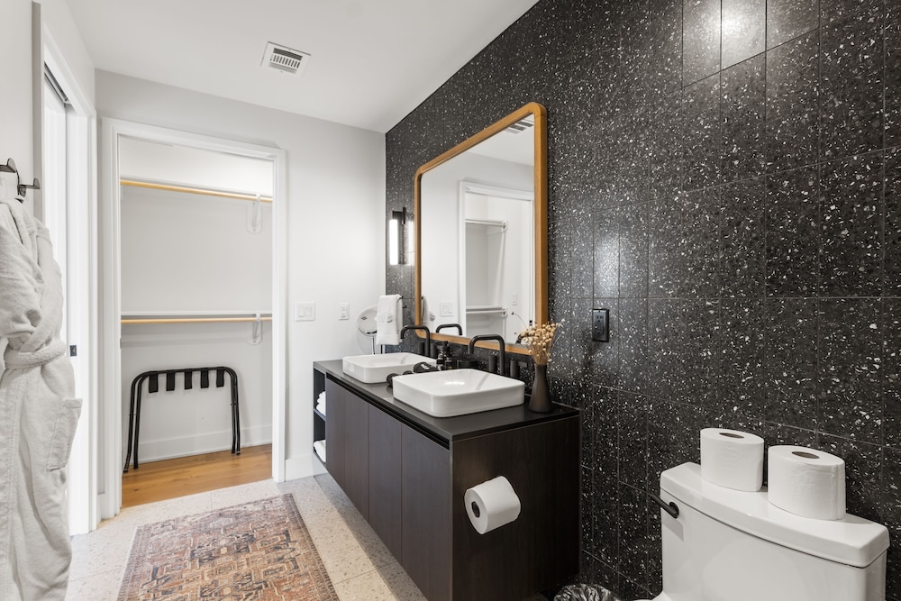 Austin Condo Hotel - photo 785