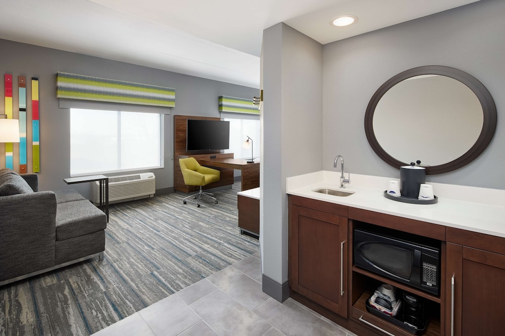 Hampton Inn & Suites Franklin Indianapolis - photo 21