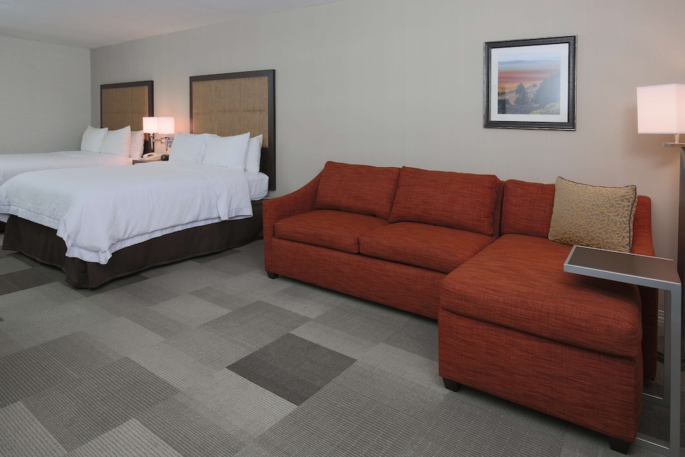 Hampton Inn And Suites Camarillo - photo 27