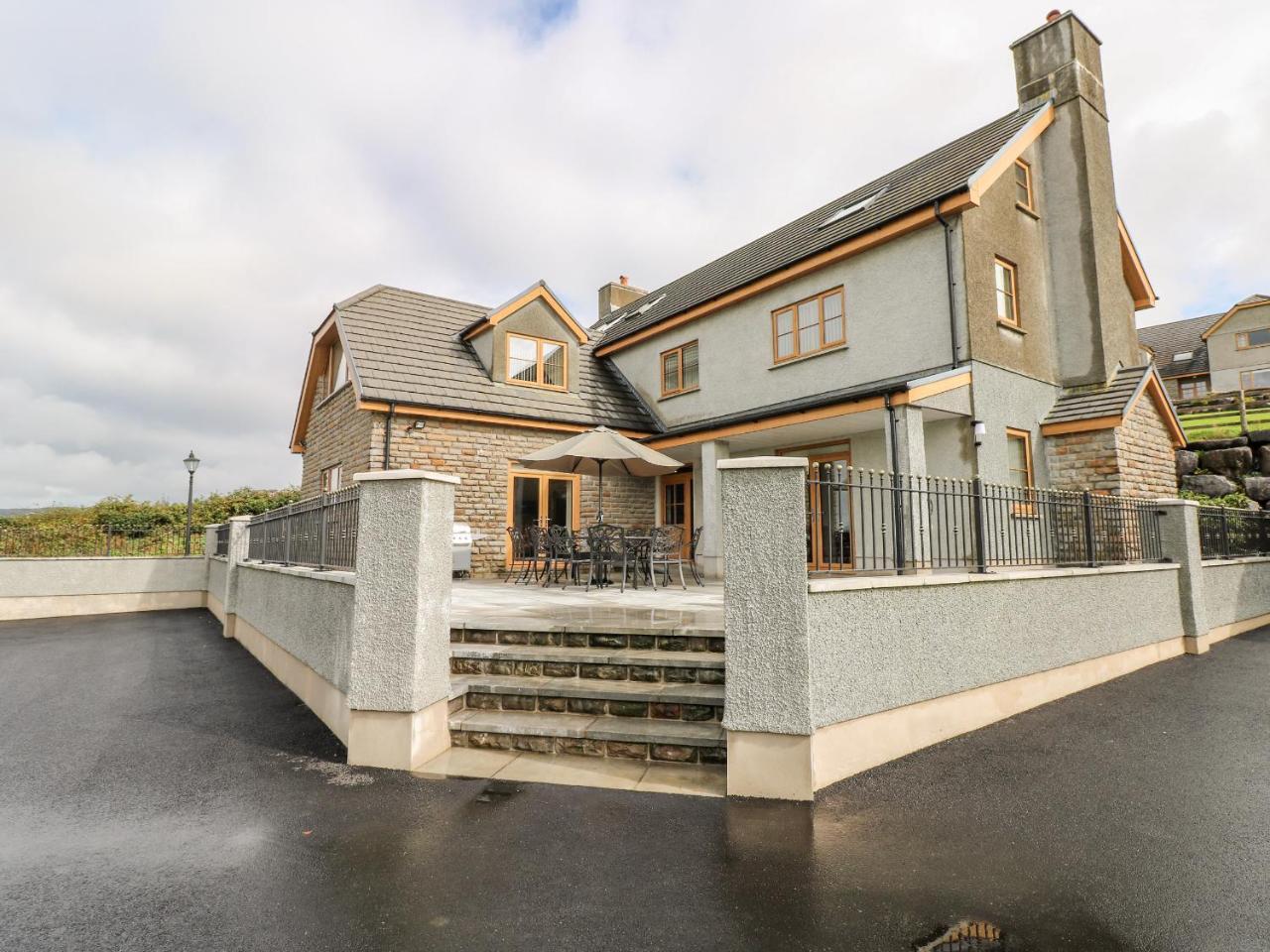 Pant y Gaseg Farm — 5-Star Luxury Hotel in Ammanford, United Kingdom