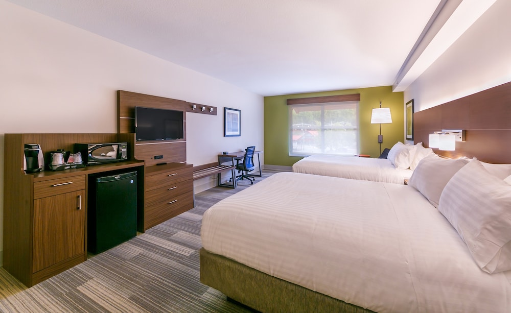 Holiday Inn Express Gatlinburg Downtown by IHG - photo 25