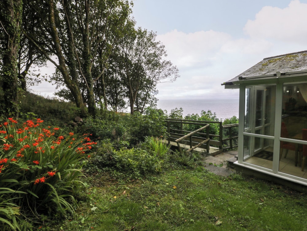 Woodland Roost — 4-Star Luxury Hotel in Barmouth, United Kingdom