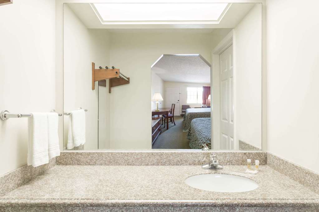 Days Inn by Wyndham Picayune - photo 8