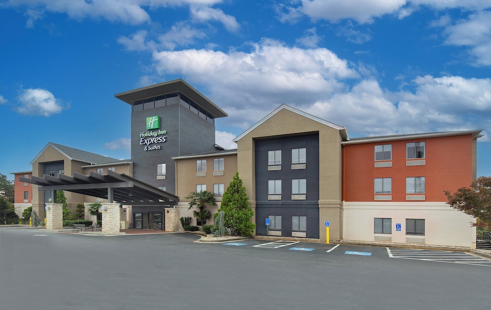 Holiday Inn Express & Suites Locust Grove by IHG - photo 49