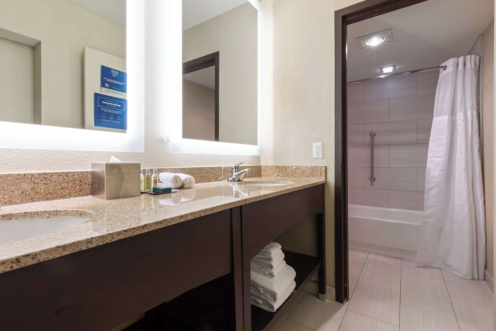 DoubleTree by Hilton Hotel Park City The Yarrow - photo 42