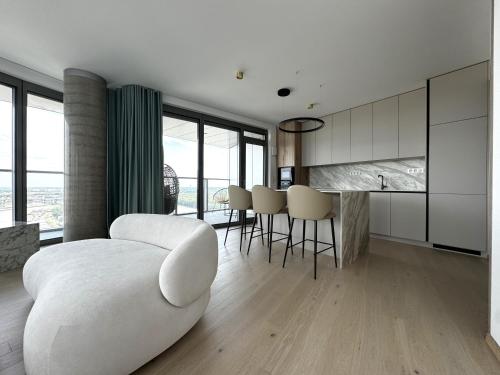 Eurovea Tower Ii Beige — Bratislava