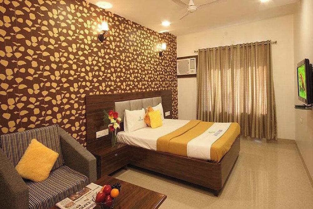 Royal Park Residency
