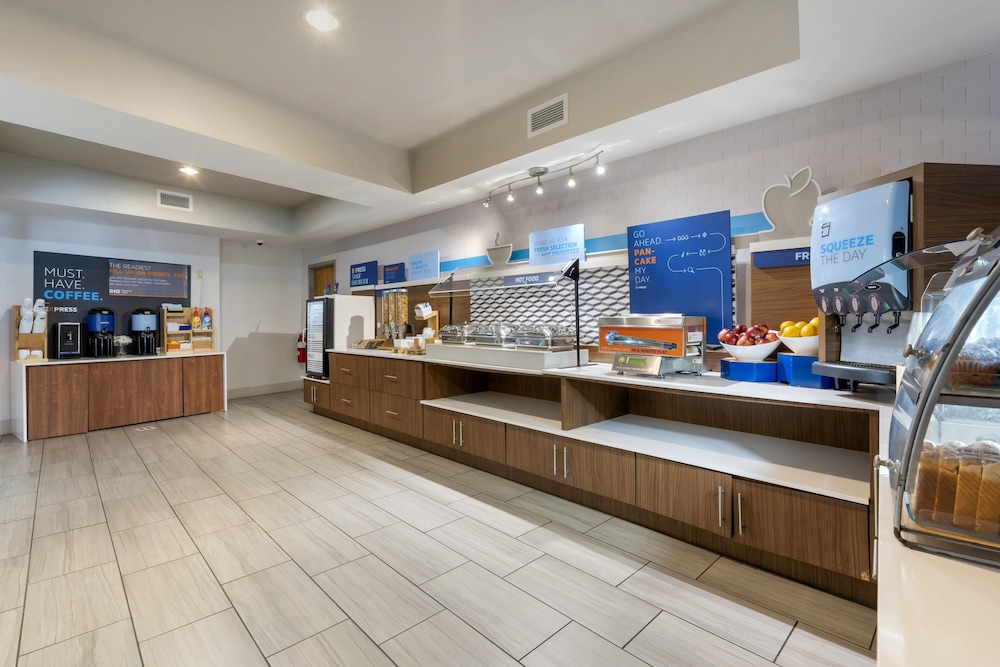 Holiday Inn Express Hotel & Suites The Villages by IHG - photo 64