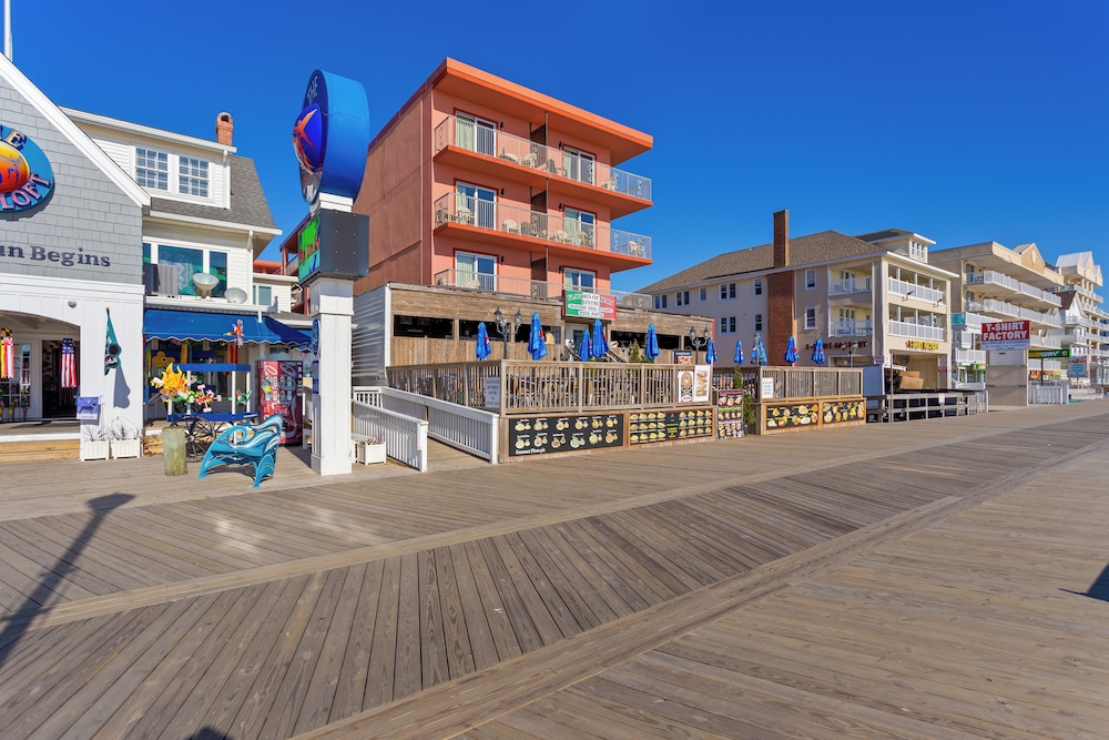 Americana Motor Inn Oceanfront - photo 29