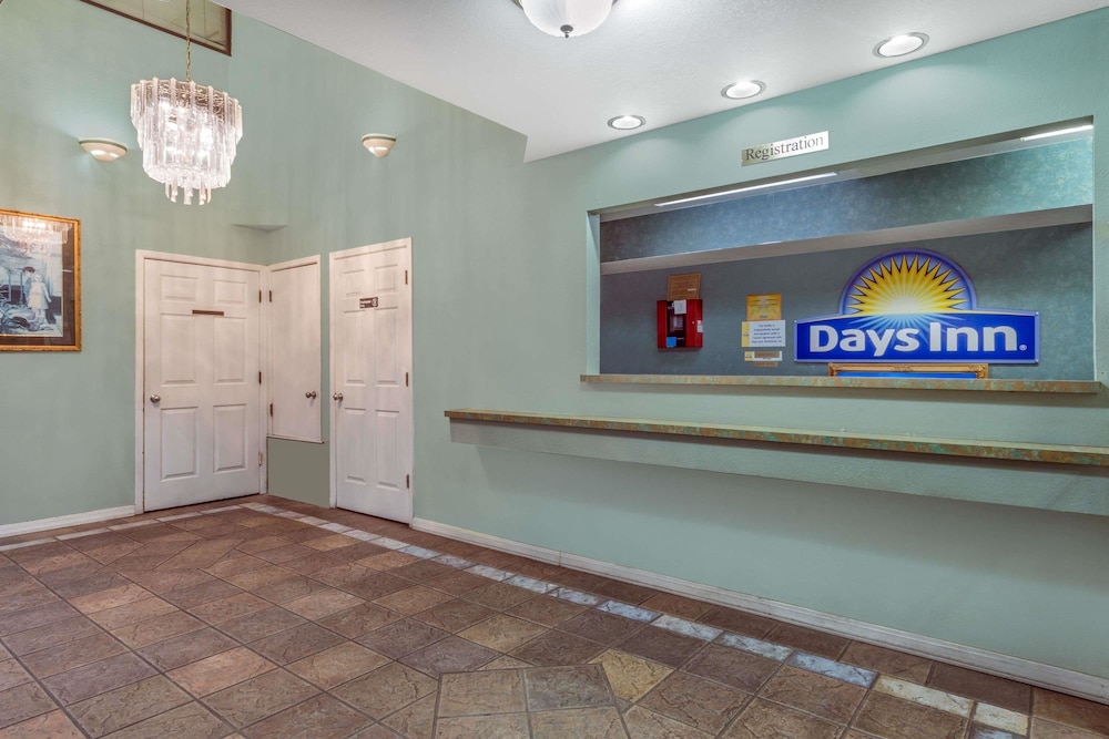 Days Inn by Wyndham San Antonio - photo 16