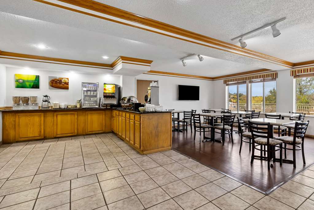 Quality Inn near Monument Health Rapid City Hospital - photo 36