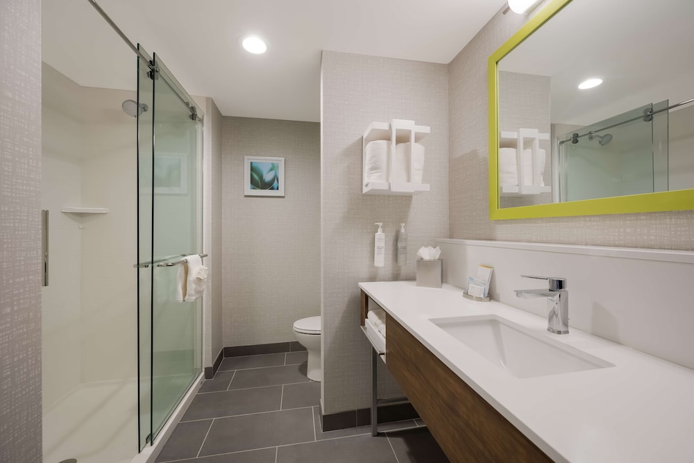 Hampton Inn Detroit Southfield - photo 32