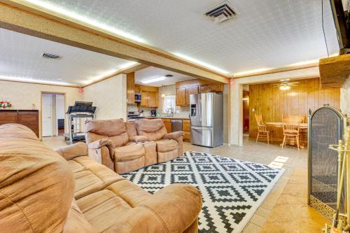 Pet Friendly Home Near Downtown Henderson