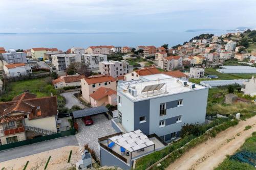 Apartman Palma and Luxury Penthouse for a family with swiming pool parking terrace panoramic view at the sea Podstrana — 4-Star Luxury Hotel in Podstrana, Croatia