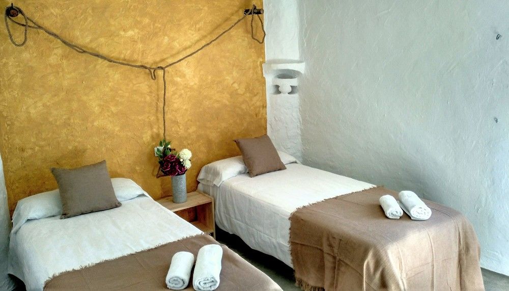Alojamientos Cuevas Tiana — 4-Star Luxury Hotel in Baza, Spain