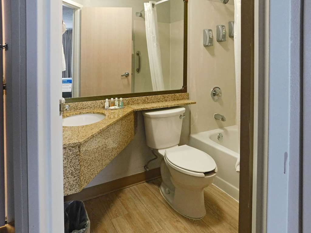 Quality Inn Colchester Burlington - photo 20