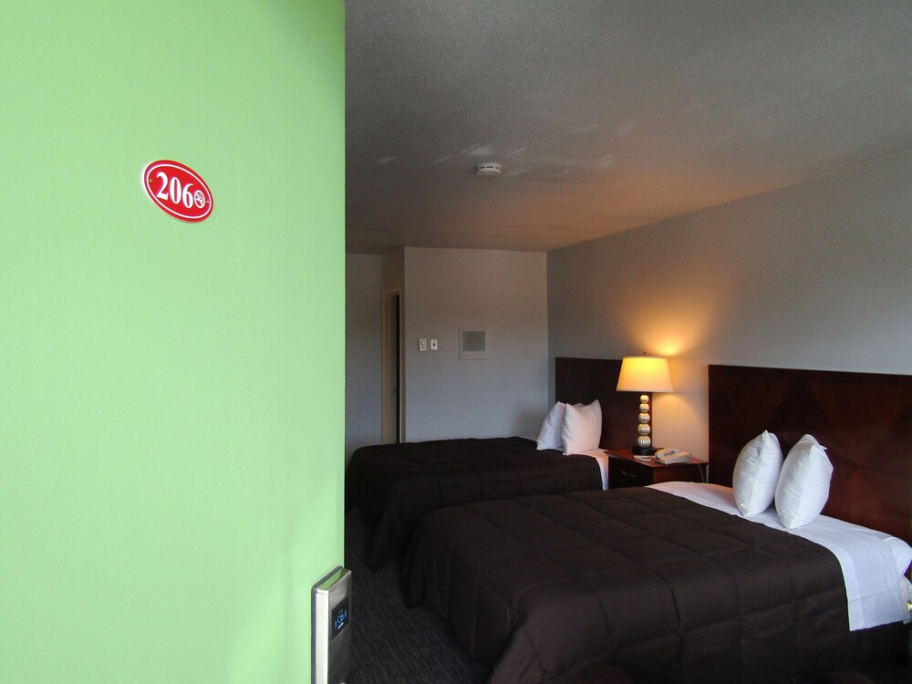 Greeley University Inn Greeley Inn - photo 8