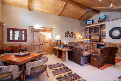 Luxury 4BD Located at Old Greenwood - photo 20