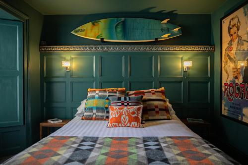 Paramount Apartments Ilfracombe arty seaside holiday apartments — 4-Star Luxury Hotel in Ilfracombe, United Kingdom