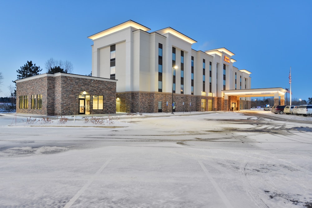 Hampton Inn & Suites Menomonie UW Stout - photo 55