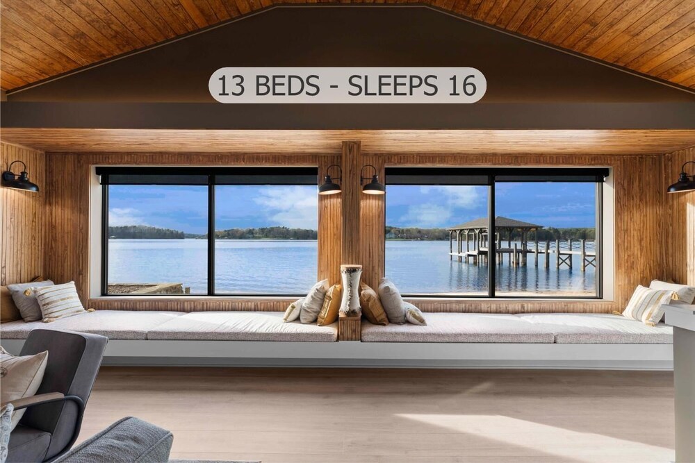 Keenan Beach w Beach Heated Pool & Game Room in Mooresville, United States