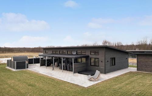5 Bedroom Lovely Home In Hadsund — 5-Star Luxury Hotel in Hadsund, Denmark