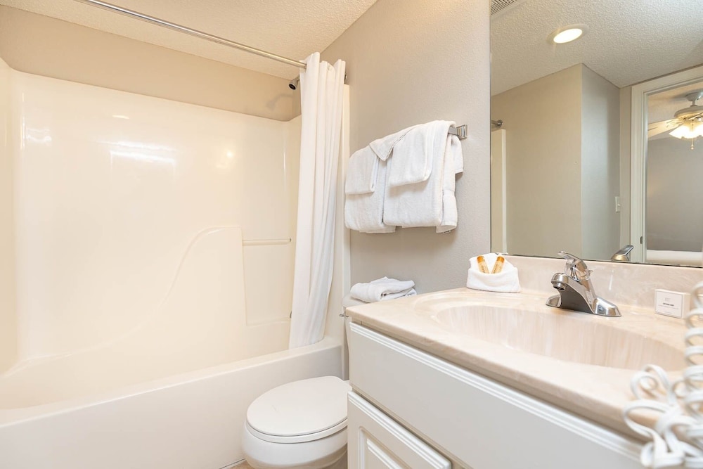 Phoenix All Suites West Hotel 1106 1 Bedroom Condo by Redawning - photo 9